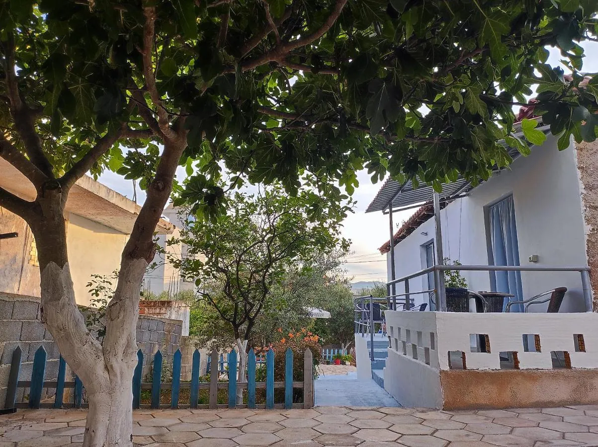 Vila Rafael Ksamil Guest house