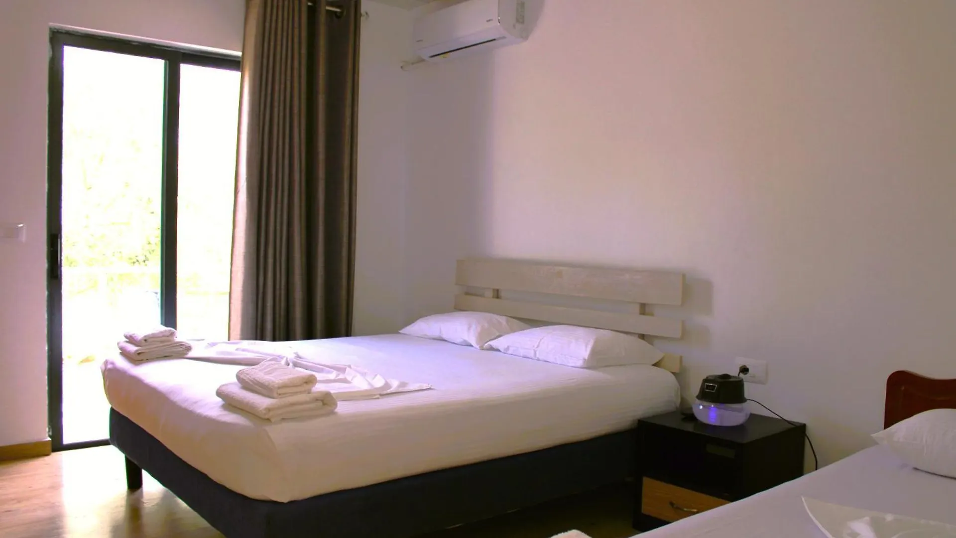 Vila Rafael Ksamil Guest house