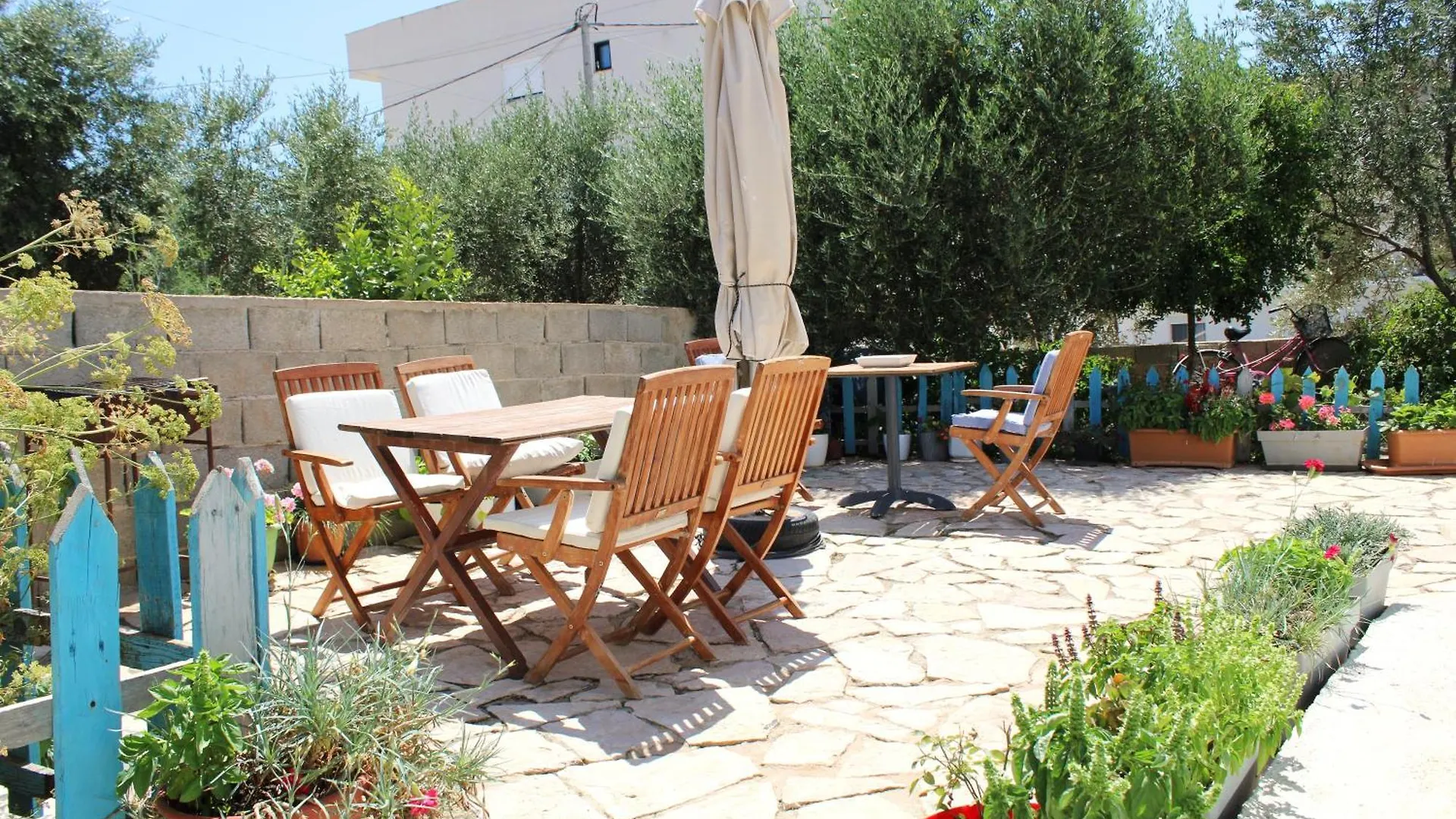 Vila Rafael Ksamil Guest house
